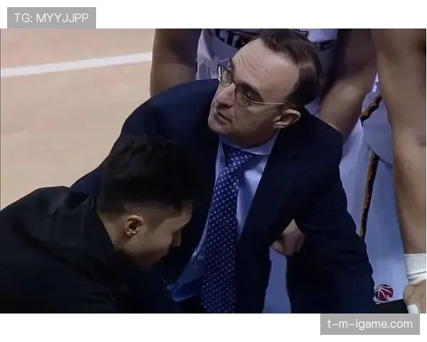 乌德勒支主帅战术革新显成效，球队强势复苏引关注