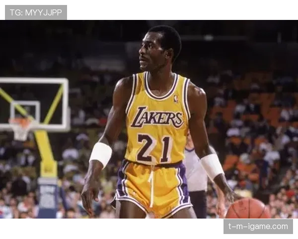 防守之王:最新球员数据揭示联盟顶尖防守者表现亮眼 防守之王:最新球员数据揭示联盟顶尖防守者表现亮眼