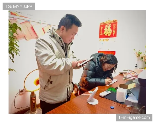 鲍春来退役后住的小区物业费比我月薪还高