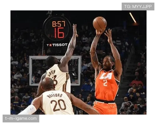 伦纳德挡拆创造错位效率提升，关键时刻得分能力明显优于乔治